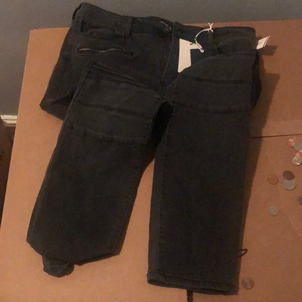 Women’s skinny jeans